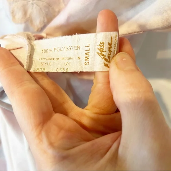 Vintage Miss Elaine Watercolor Short Sleeve Slit Lace V-Neck Nightgown - Picture 6 of 9